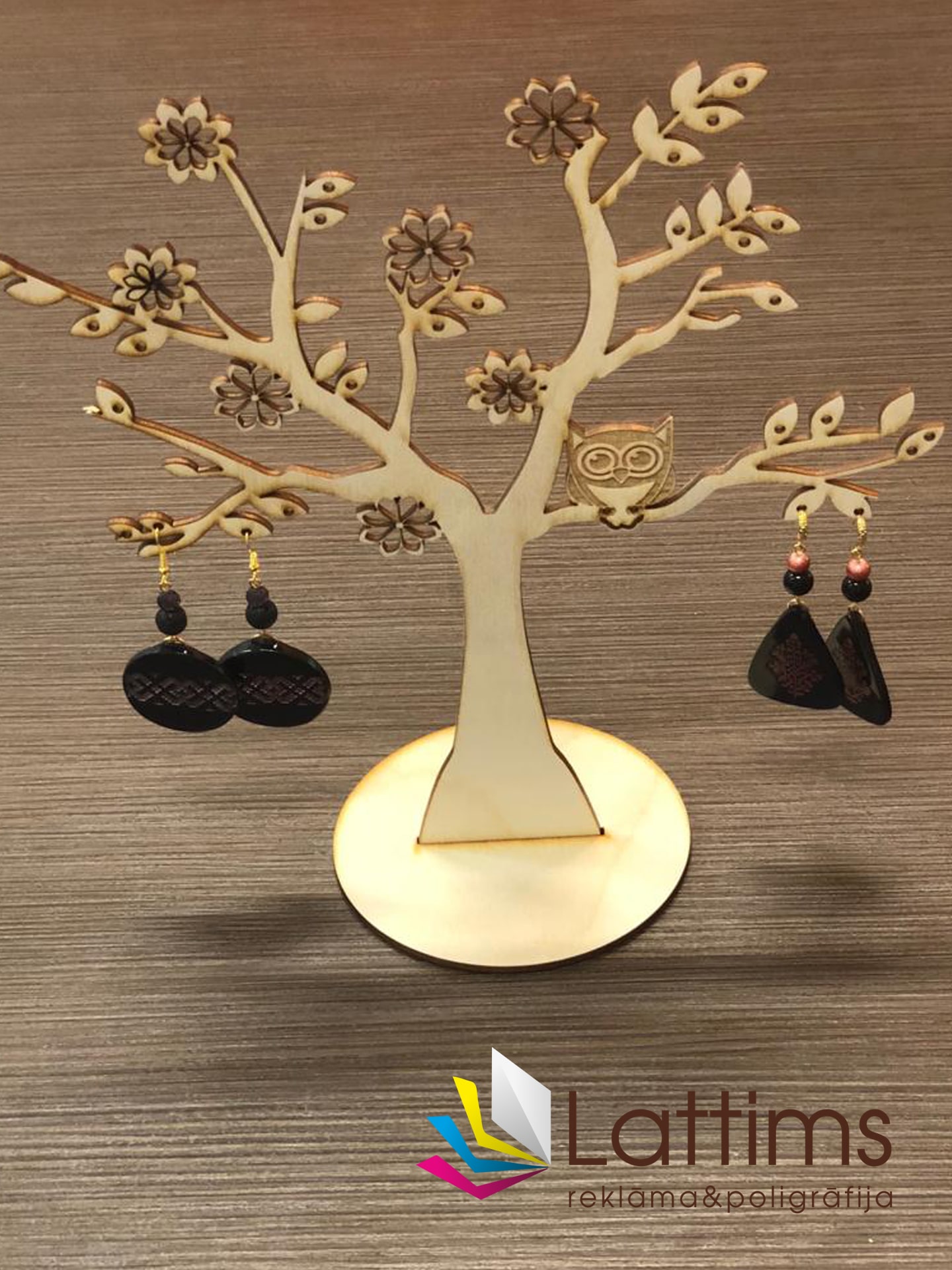 SIA Lattims izdeliya iz dereva