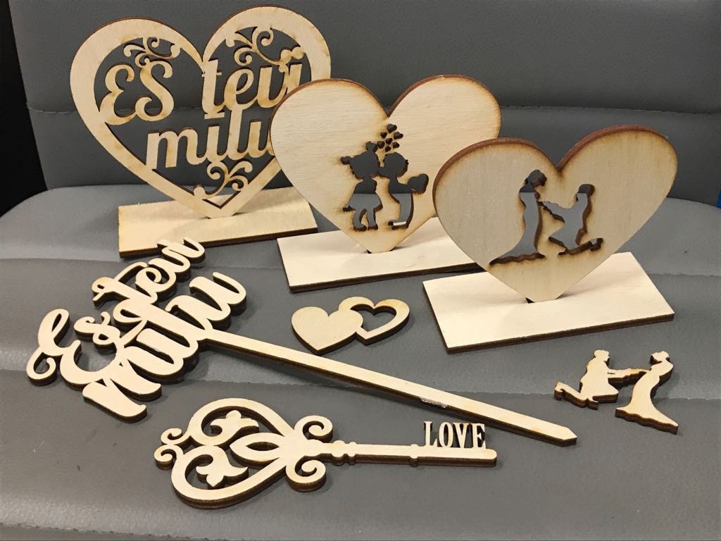 Reklamnoe agenstvo Lattims lazernaya rezka iz dereva