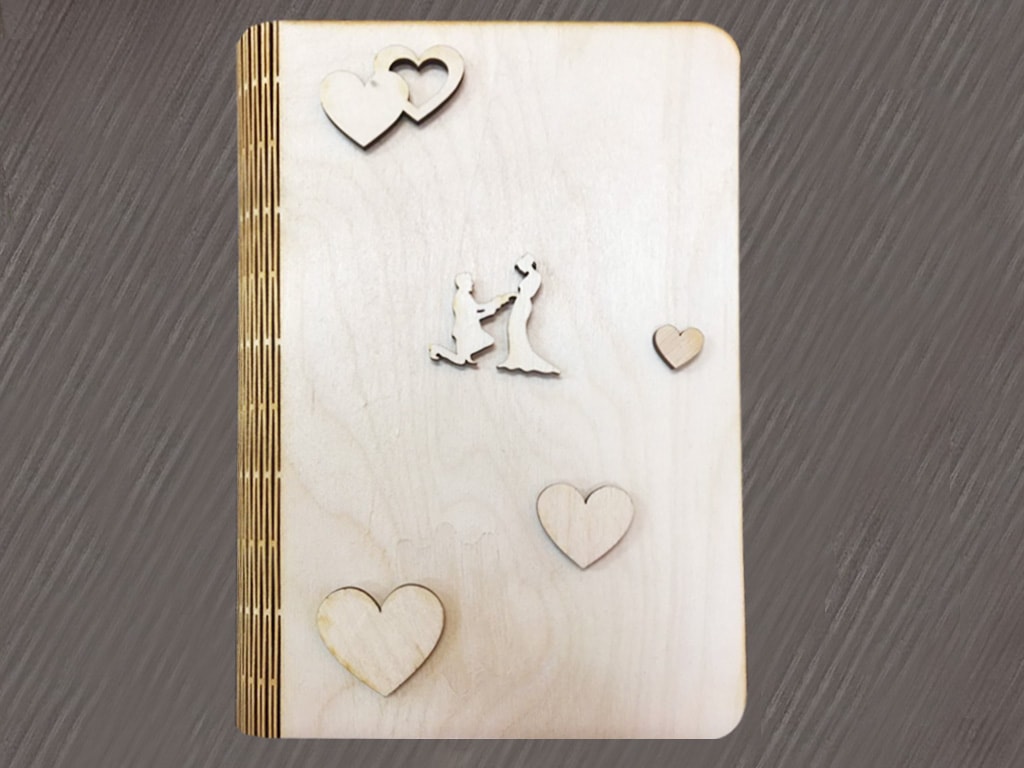 Reklamnoe agenstvo Lattims lazernaya rezka iz dereva