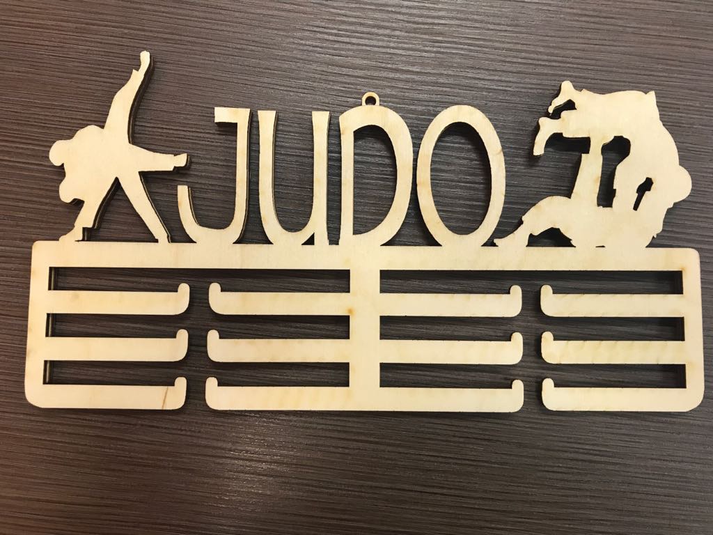 Reklamnoe agenstvo Lattims lazernaya rezka iz dereva