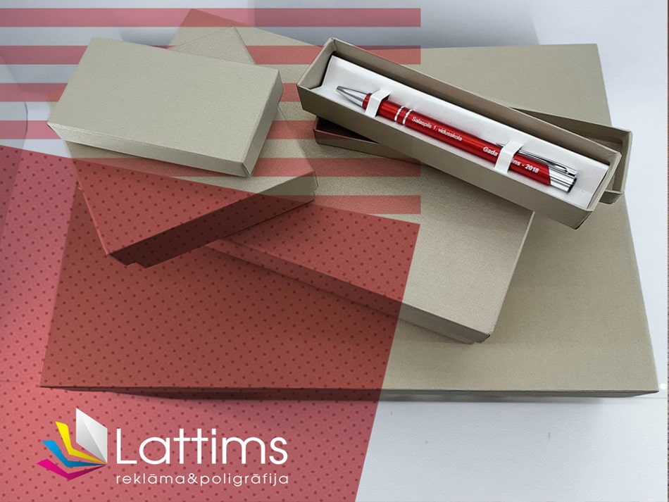 Reklamnoe agenstvo Lattims lazernaya rezka iz dereva