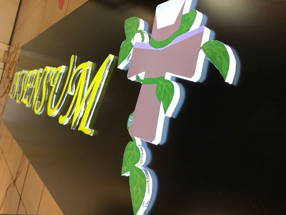 Reklamnoe agenstvo Lattims lazernaya rezka iz dereva